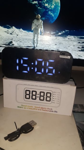 Smart Portable Bluetooth Speaker Alarm Clock Wireless LED Display Temperature With FM Radio Support Aux TF USB Music Player - Speaker